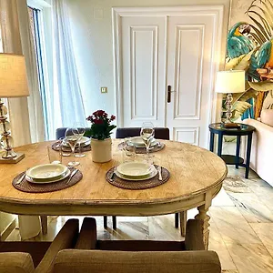precioso-apartamento-en-los-remedios-centro-de-sevilla.es-andalucia.com/